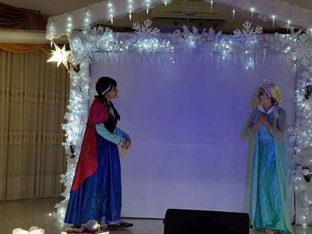 صور/ بلدية الزبابدة تُنظم حفلاً مسرحياً لأطفال البلدة بمناسبة موسم الأعياد الميلادية المجيدة 